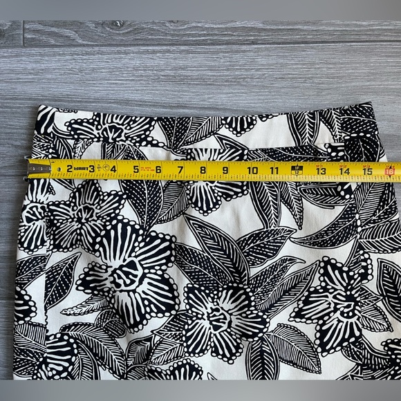 J. Crew Women’s Linen Blend Skirt in black & white floral boho style, size 2• - Picture 7 of 8